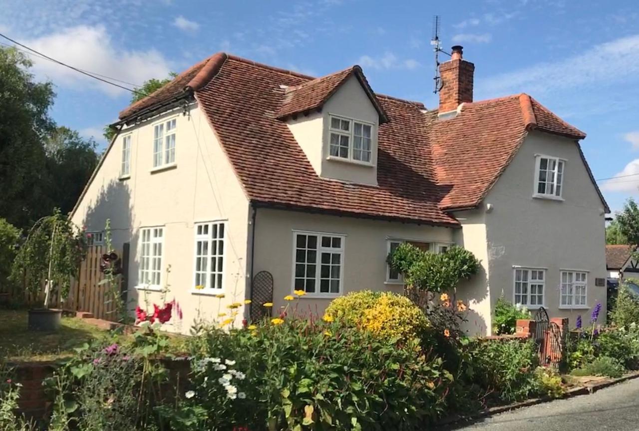 Corner House Luxury Bnb Little Dunmow Exterior photo