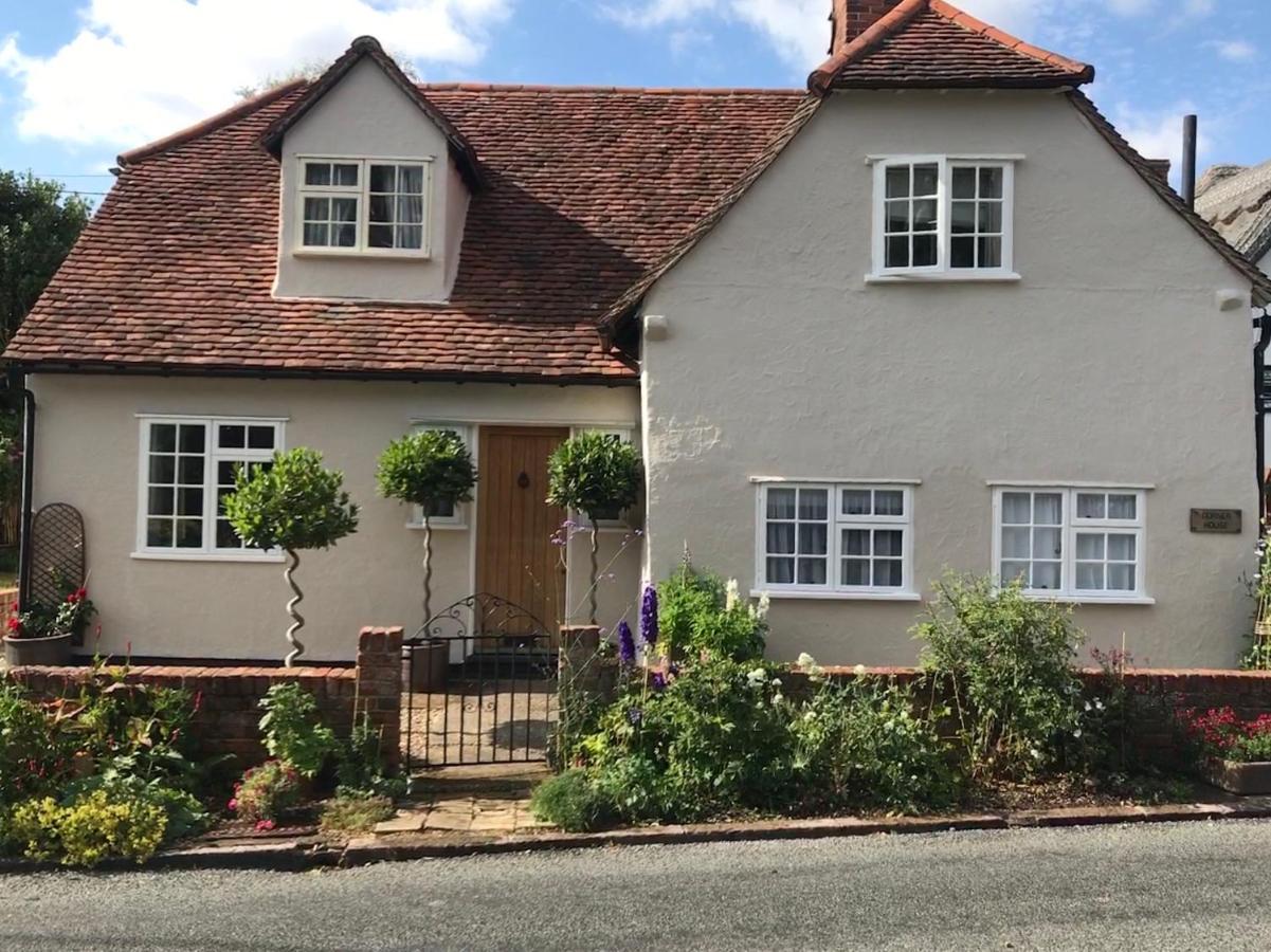 Corner House Luxury Bnb Little Dunmow Exterior photo