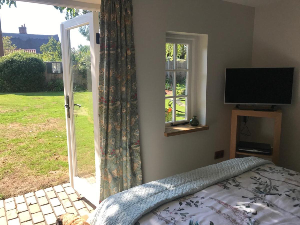 Corner House Luxury Bnb Little Dunmow Exterior photo