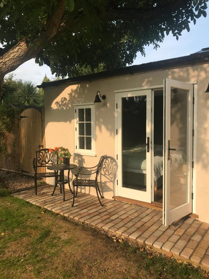 Corner House Luxury Bnb Little Dunmow Exterior photo