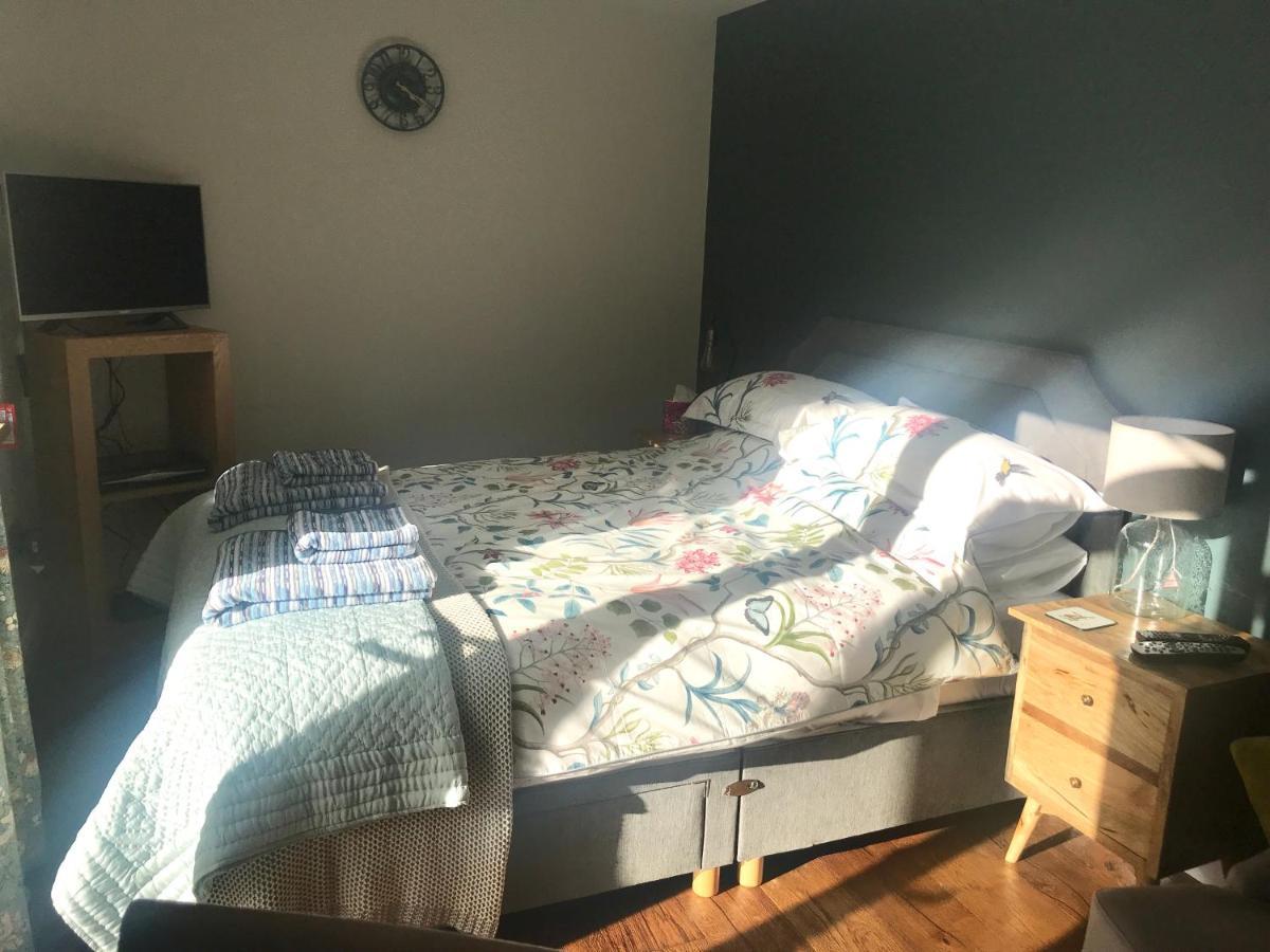 Corner House Luxury Bnb Little Dunmow Exterior photo