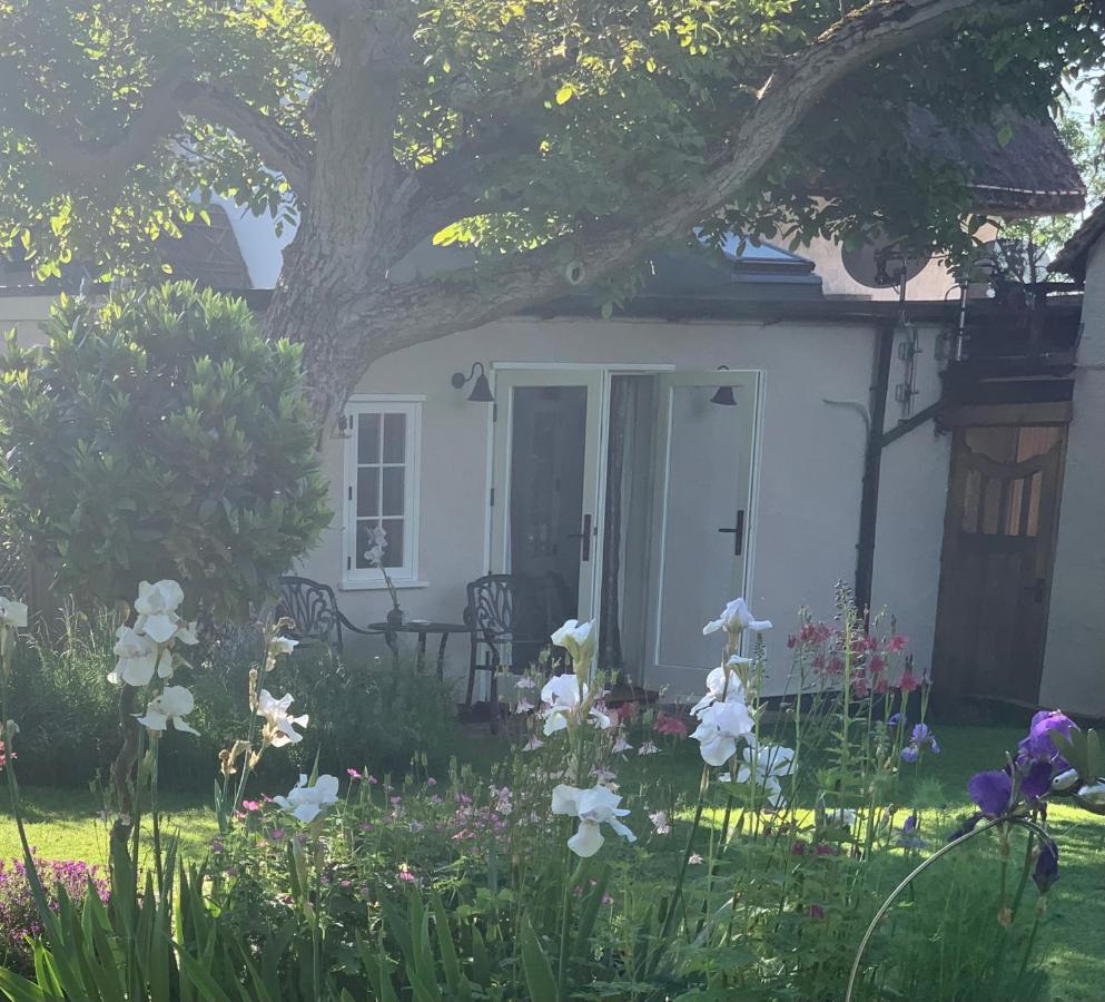 Corner House Luxury Bnb Little Dunmow Exterior photo