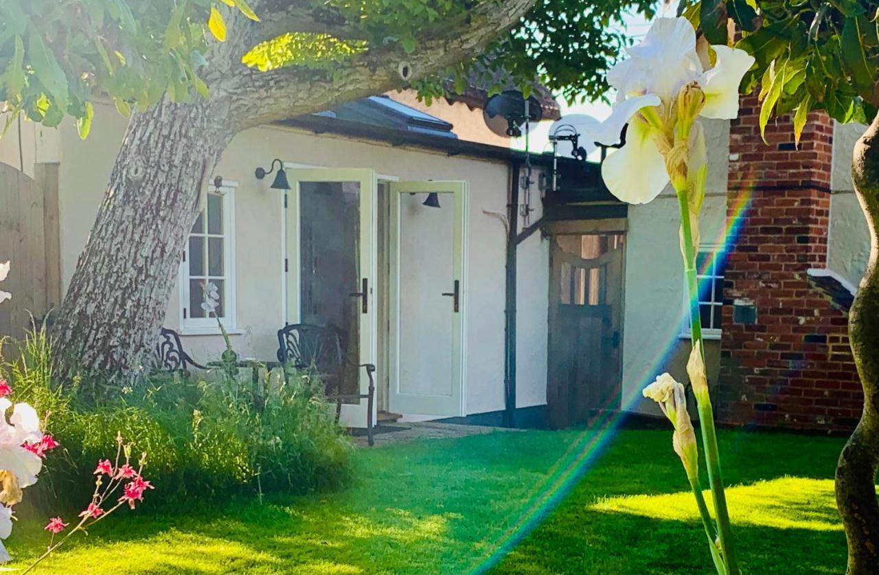 Corner House Luxury Bnb Little Dunmow Exterior photo